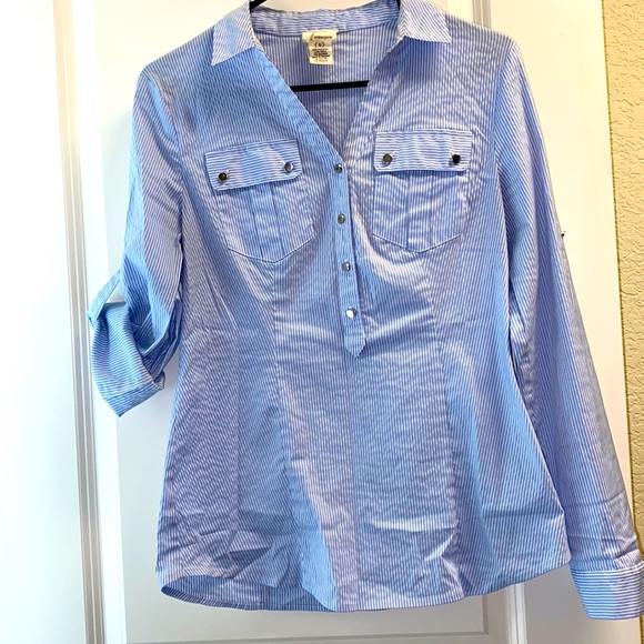 Small blouse - Picture 1 of 4